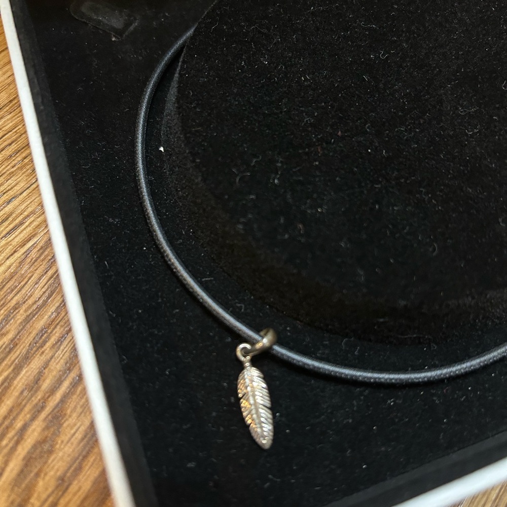 Pandora feather choker